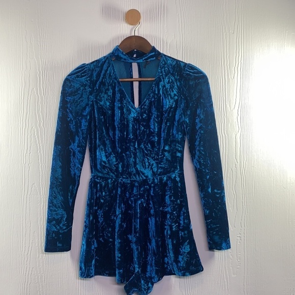 BeBop - Blue Velvet Short Long Sleeve Romper Size XS - Picture 2 of 10